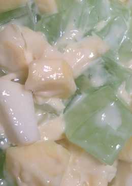 Salad buah full keju