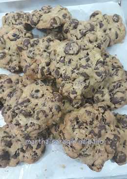 Giant Choco Crunch Cookies