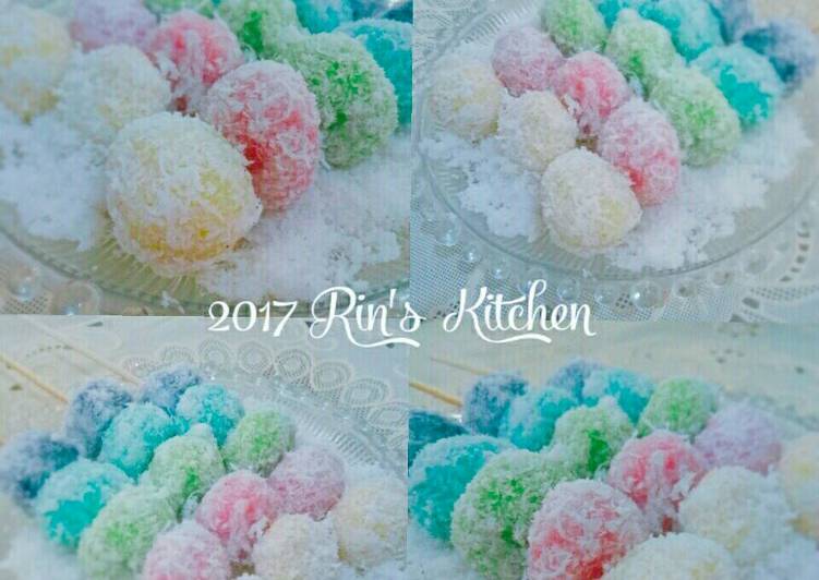 gambar untuk resep makanan Klepon rainbow isi gula merah dan kacang tanah