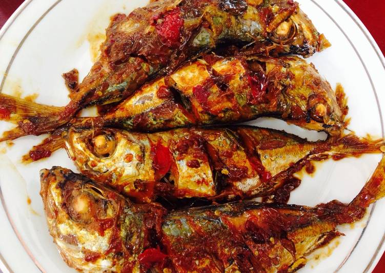 resep lengkap untuk Ikan Bakar pedaaassss manis nya legit ??