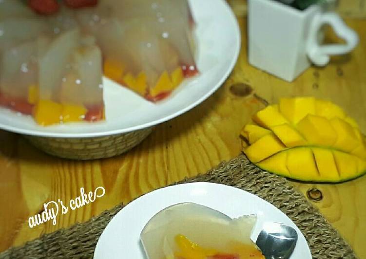 gambar untuk cara membuat Puding mangga stroberi