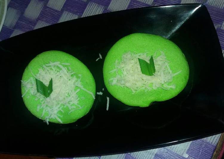 bahan dan cara membuat Kue lumpur surga keju pandan ketofy