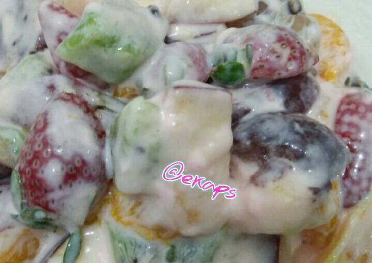 resep salad buah saus yogurt