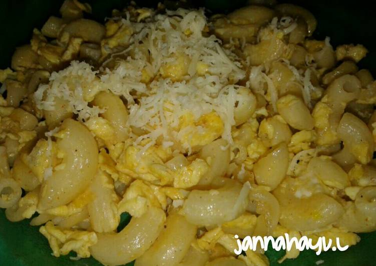 gambar untuk resep Scrambel macaroni telur keju (tanpa susu)