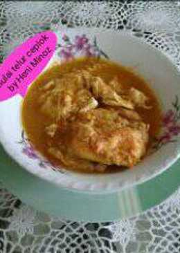 Gulai telur ceplok