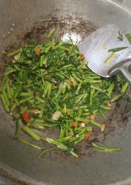 Oseng kangkung hijau kres kres