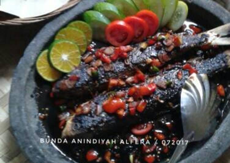 gambar untuk resep makanan Ikan bandeng bakar sambel kecap