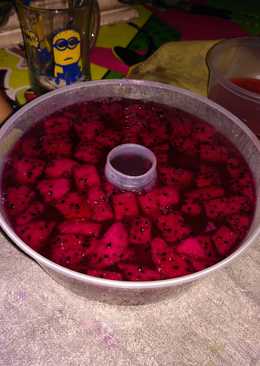 Puding buah naga