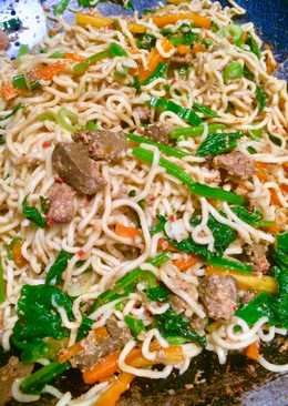 Mie goreng spesial hati daging