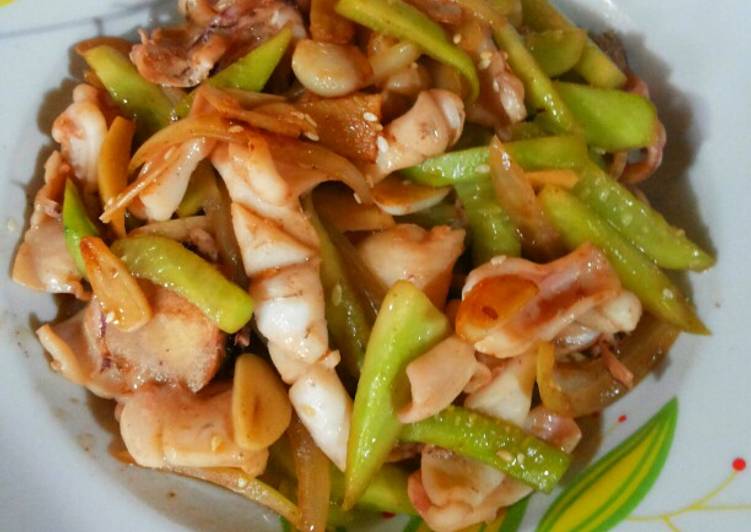 gambar untuk resep makanan Tumis timun cumi bumbu wijen ala chineese food