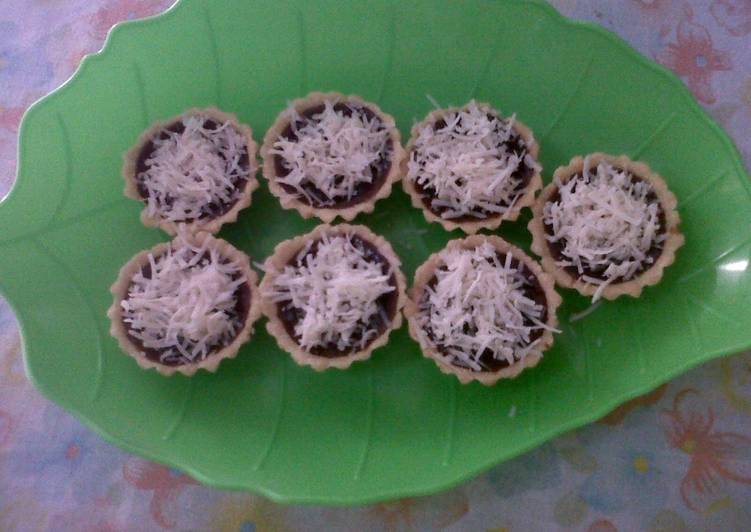 resep makanan Kue Pie Aliqa with fla cokelat