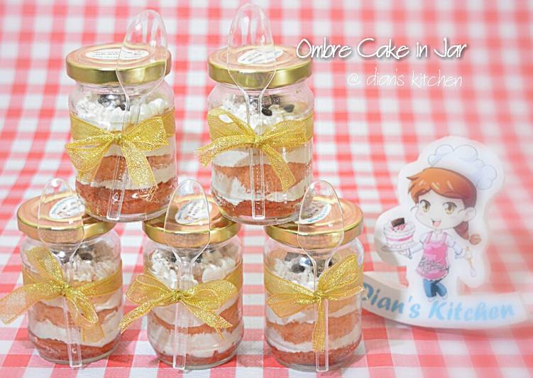 bahan dan cara membuat Ombre Cake in Jar