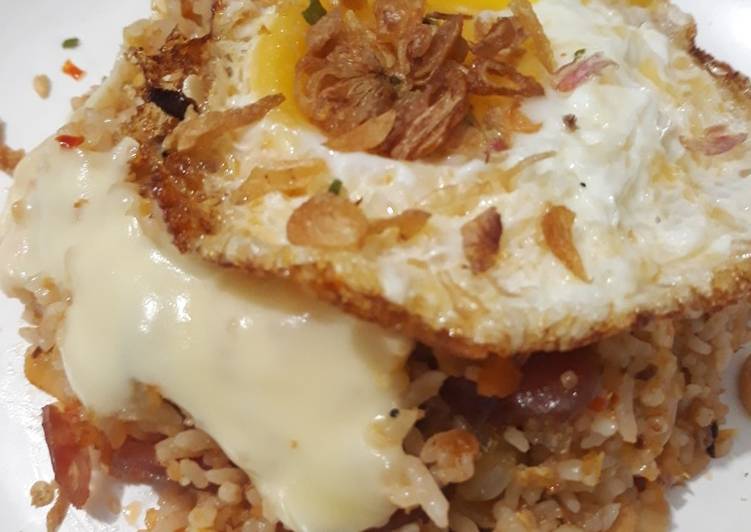 Cakalang fried rice with mozarella