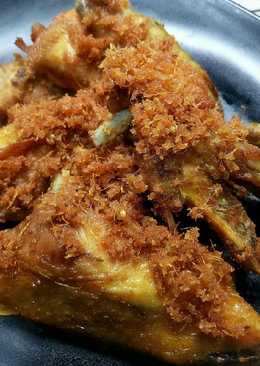 Ayam goreng rempah/lengkuas