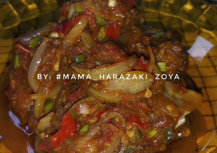 bahan dan cara membuat Tenggiri goreng sambal asam manis