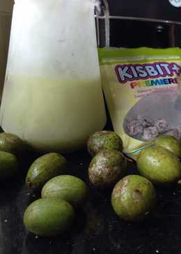 Jus kedondong (Amra juice)