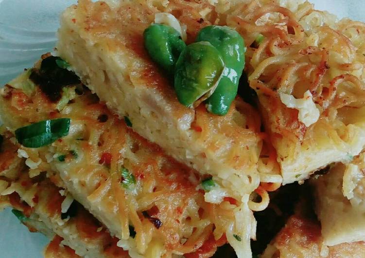 Resep Mie  Telur Baso Kreasi  Indomie  Ayam Bawang oleh 