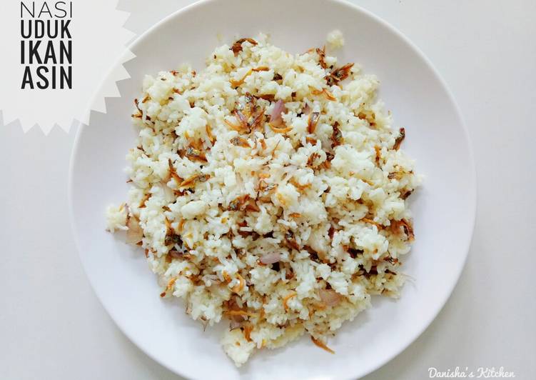 Nasi Uduk Ikan Asin Rice cooker recipe main photo