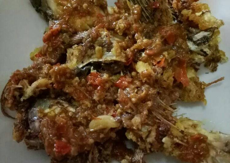 Resep Pecak ikan Nila.... ala.. ala Kiriman dari trianadewi