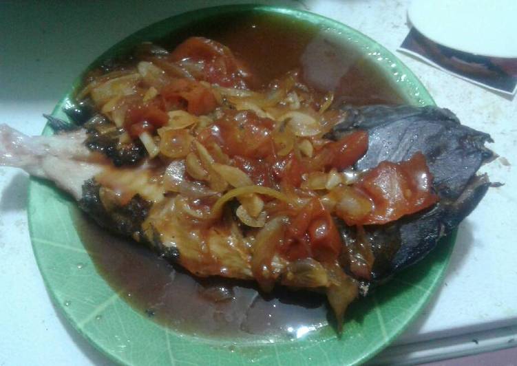 gambar untuk resep Ikan bakar baronang saus asam manis