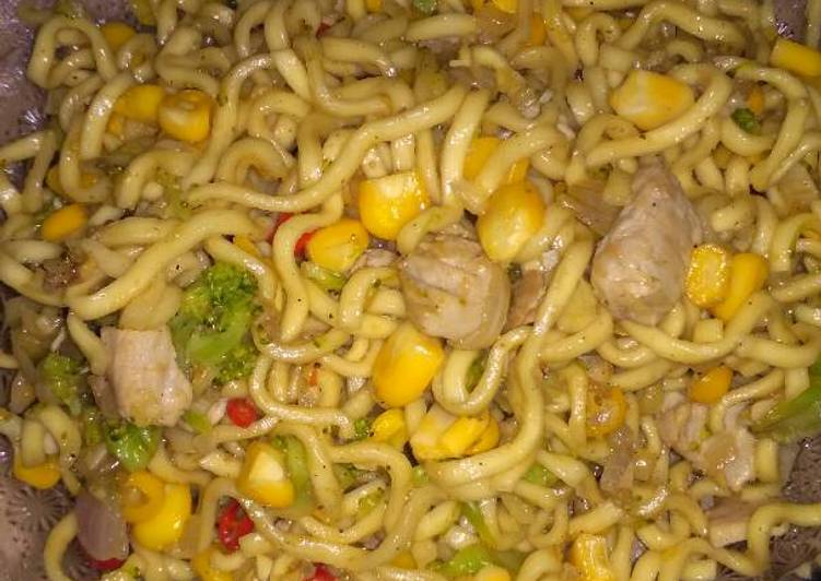 gambar untuk cara membuat Mi Goreng Tuna,brocoli dan jaman