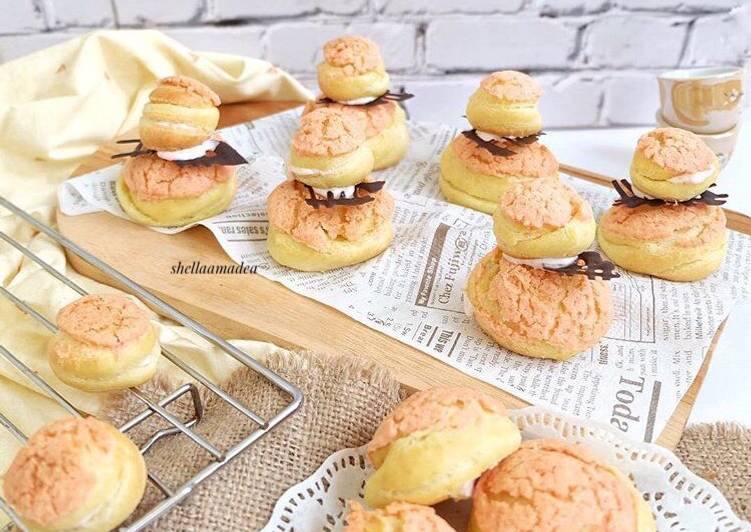 resep masakan Strawberry Sable Choux (Kue Sus Kulit renyah)