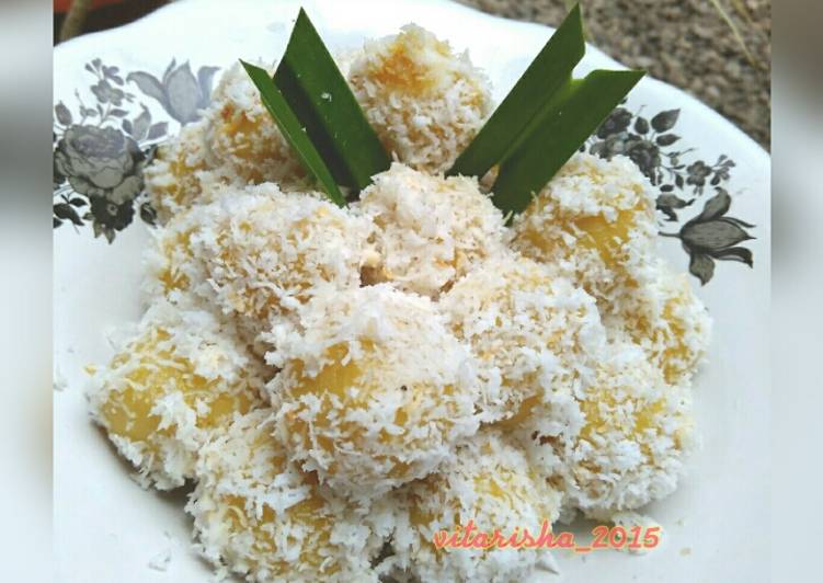 bahan dan cara membuat klepon Kunyal (kuning kenyal)