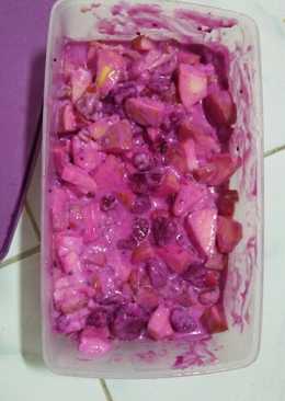 Salad buah merah