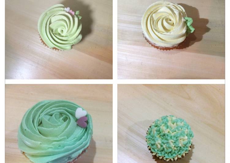 gambar untuk resep makanan Vanilla cupcakes & swiss meringue buttercream