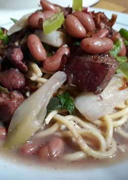 Mie iga kacang merah(Brenebon)masakan manado