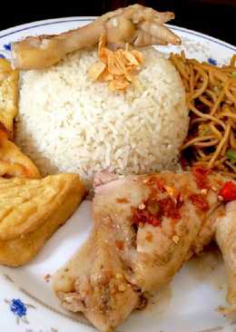 Nasi Hainan with pekcamkee (Steam Chicken)