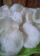 Krupuk Nasi (Memanfaatkan Sisa Nasi Semalam)