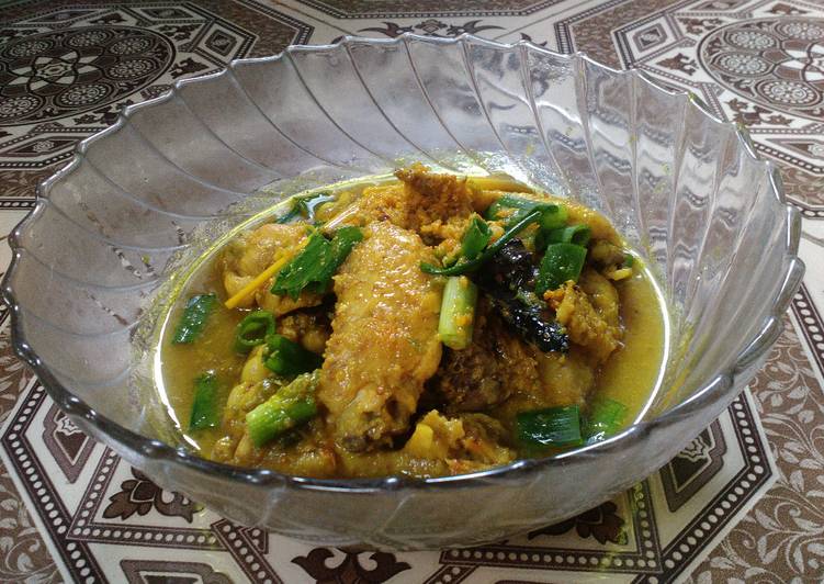  Resep Ayam Bumbu Kuning Pedas oleh Intan Permatasari Cookpad