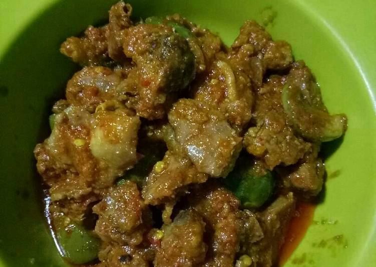 bahan dan cara membuat Jeroan bumbu rujak