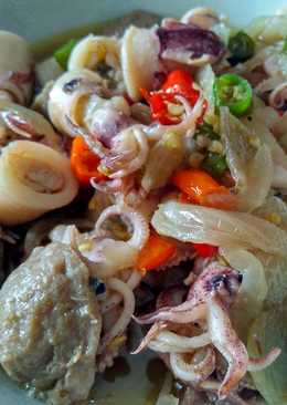 Tumis cumi bakso cabe ijo