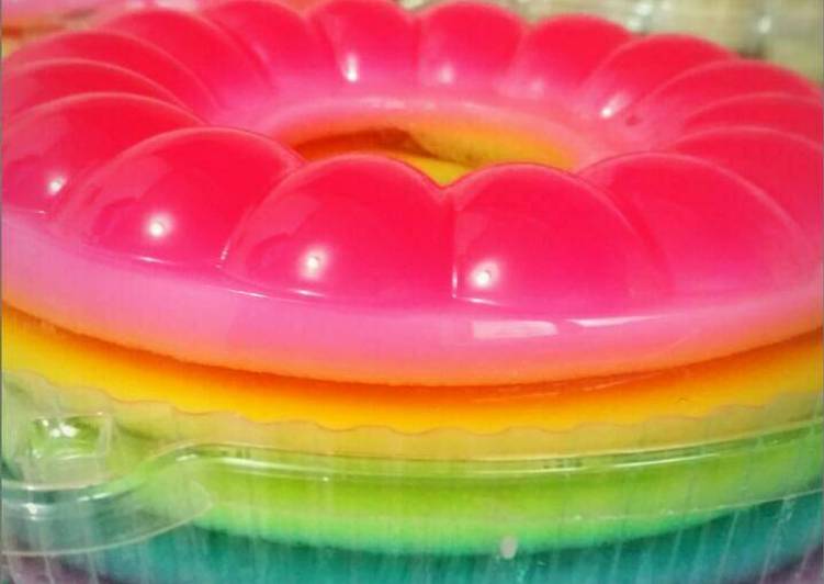 resep lengkap untuk Simple rainbow puding