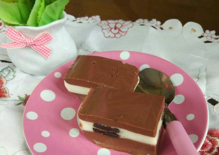 gambar untuk resep Puding coklat lapis oreo ala winda