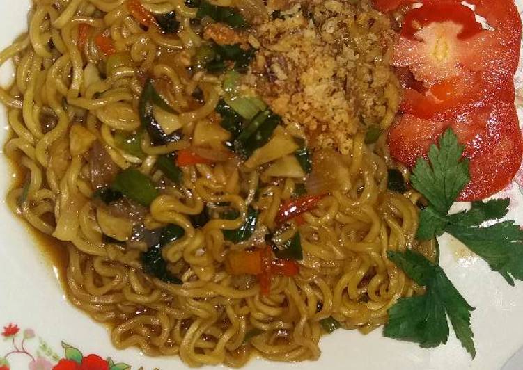 Resep Indomie pedas kreasi Oleh karuniadwiindah