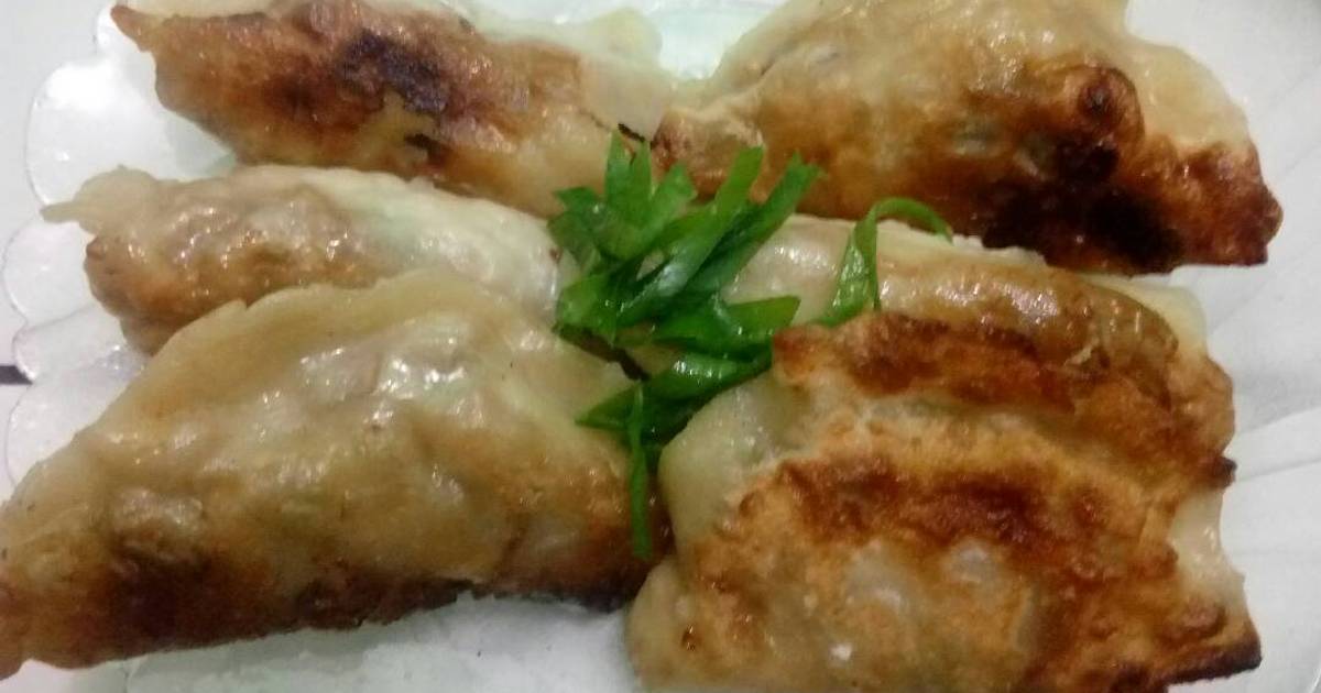 Resep Gyoza (japanese dumpling) oleh fara dina dwi - Cookpad