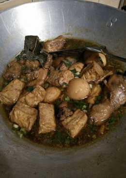 Semur Ayam, Telor dan Tahu (ATT)