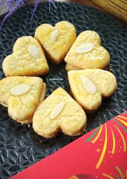 Salted egg yolk cookies