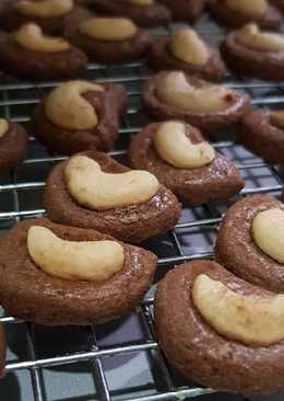 Chocolate Cashew Cookies