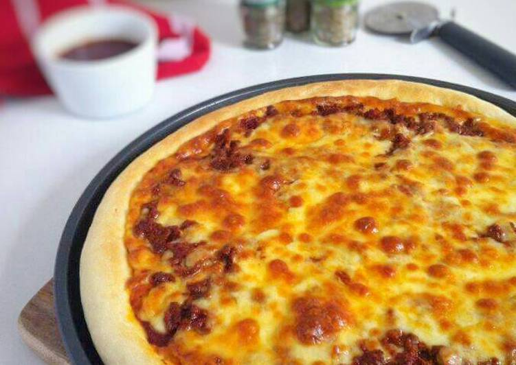 resep lengkap untuk Bolognese Pizza