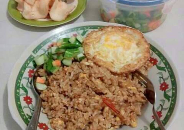  Resep  Nasi  goreng  kampung sederhana oleh Ang Anita 