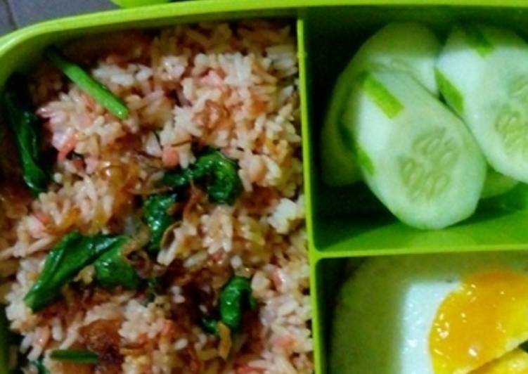 bahan dan cara membuat Nasgor special (10menit)