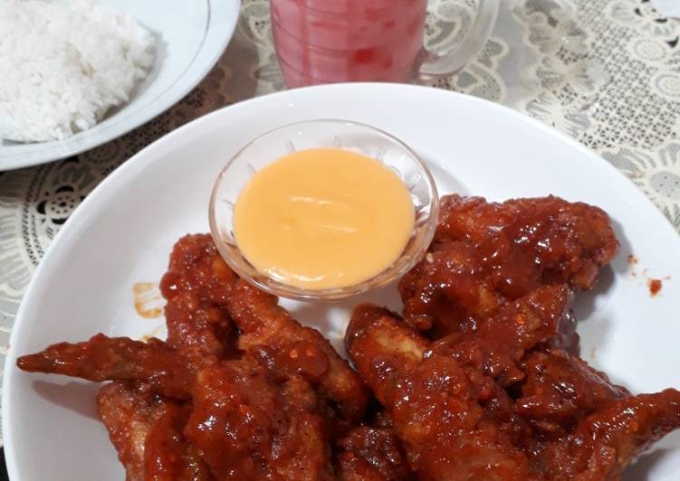 Resep Fire wings saus keju & pink lava drink ala ala oleh Ayyu Apriliyanti - Cookpad
