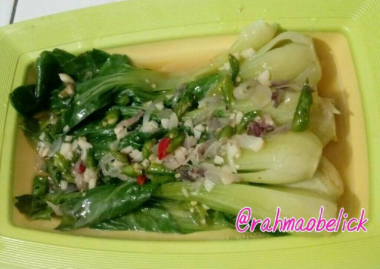 Resep Pakcoy bumbu tumis bawang putih (pedas) Dari rahma obelick