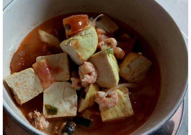 resep makanan Tomyam seafood nanas (simpel)