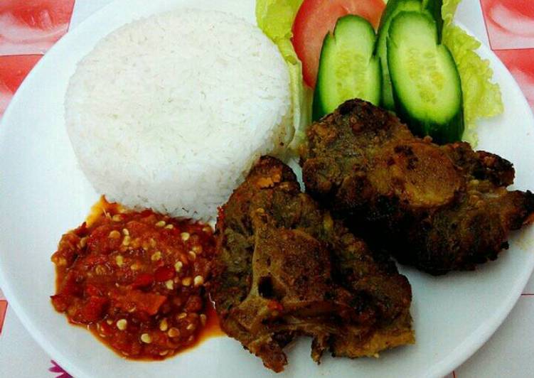 resep lengkap untuk Buntut sapi penyet sambal mentah ?? #kitaberbagi