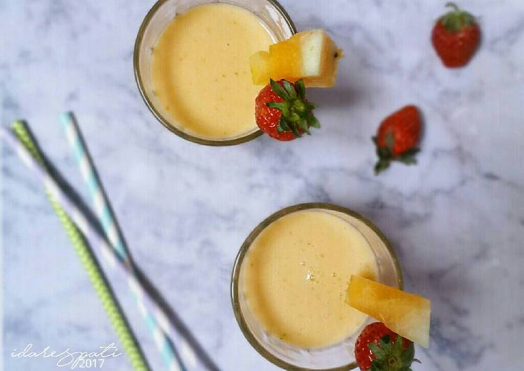 Resep Strawberry Yogurt Smoothies #pr_esbuah Karya Ida Respati